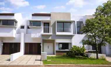 Rumah 2 lantai 148meter 3KT Cluster Zebrina JGC Jakarta Garden City Cakung