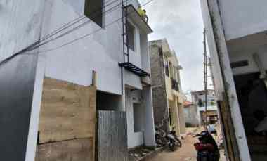 dijual rumah condet