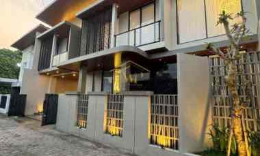 dijual rumah condong catur depok sleman