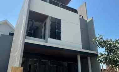 Rumah Dijual di Crystal Golf