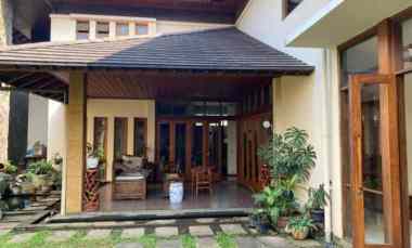 dijual rumah dago