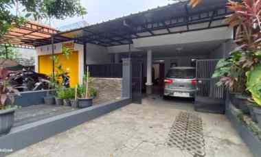 Dijual Rumah dan Toko di Antapani