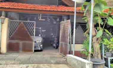 dijual rumah darmo