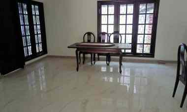 dijual rumah darmo