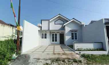 Rumah Spek Mewah dekat BSB City Semarang Barat Free Kitchen