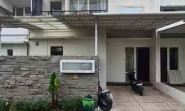 Dijual Rumah 2 Lantai Lakarsantri Surabaya Barat Lebar 8m One Gate