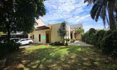 Jual Rumah di BSD De Latinos, Hook Dapat Extra Tanah, dekat Tol