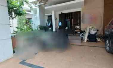 dijual rumah dekat mall di burgundy summarecon bekasi