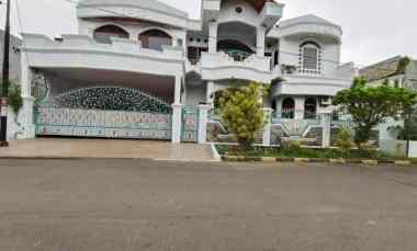 dijual rumah dekat mall di duta harapan bekasi utara