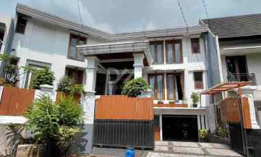 dijual rumah dengan parkir basement di bintaro