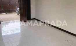 Jual Rumah Semi-furnished Hadap Timur Rapi Terawat 3 Kamar Denbar