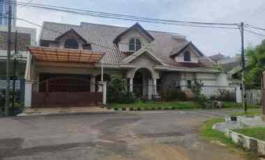 Full Furnish Jual Sewa Rumah 2 Lantai Dharmahusada Row 3,5 Mobil