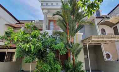 Mewah Classic Rumah Galaxy Royal Palace Dharmahusada dekat Atlas