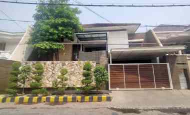 Rumah Mewah Siap Huni Dharmahusada Indah Row Jalan 3 mobil