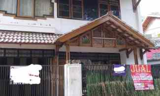 dijual rumah di bukit dago pakar