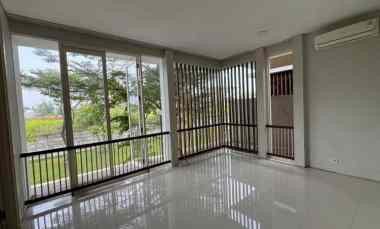 Rumah Dijual di Perumahan Stone Gate