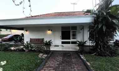 dijual rumah di jalan pancoran timur