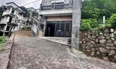 dijual rumah di lobanyu prigen