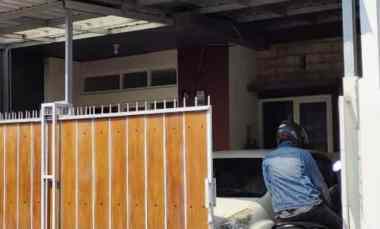 gambar dijual rumah di perumahan graha unika