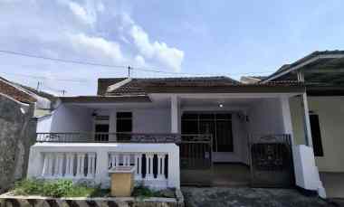 dijual rumah di perumahan kebonsari indah jember