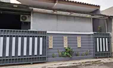 dijual rumah di pojok buntu rangkapan jaya kota depok