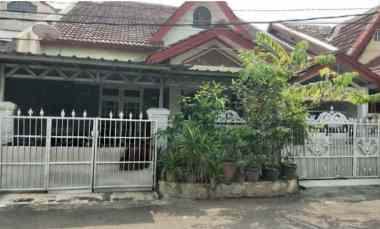 dijual rumah di taman galaxy bekasi