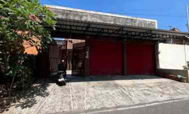 dijual rumah di tengah kota solo