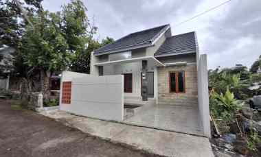 Jual Rumah Siap Huni 3KT/2KM Type 88/143m2 di Ngaglik Sleman dekat SMA