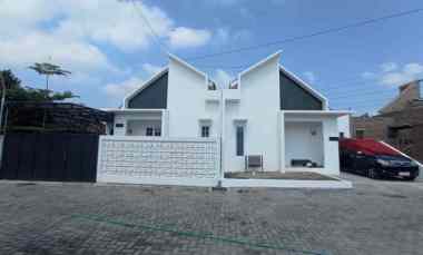 Rumah Scandinavian Type 42/80 dekat RSI Klaten Cuma 400 juta Siap KPR