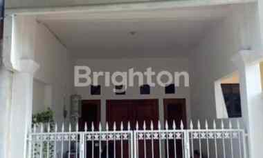 Rumah 2 Lantai Ada Balkon Dukuh Kupang dekat Tol, Hr Muhammad, Ciputra