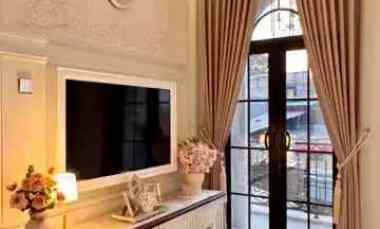 Rumah Cantik Mewah Luas di Condet