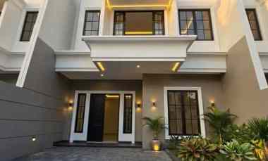 Rumah Baru Design Klasik Material Terbaik di Duren Sawit Jaktim