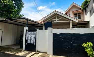 Dijual Rumah Duren Tiga Jakarta Selatan 2 Lantai Carport Luas