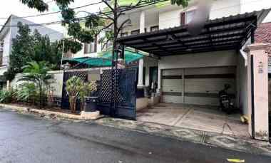 Rumah Klasik dalam Komplek Strategis di Duren Tiga Jaksel