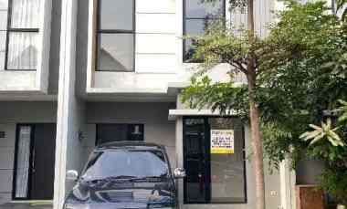 New Gress Rumah Eastern Park Pakuwon City Surabaya Belum Pernah Dihuni