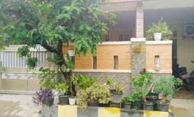 dijual rumah full renovasi taman wisma asri 1