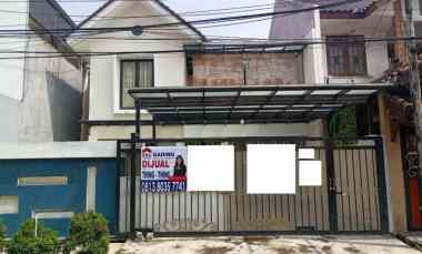 Murah Rumah Siap Huni Luas 196 Jalan 3 Mobil di Gading Griya Lestari