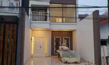 dijual rumah gading griya lestari