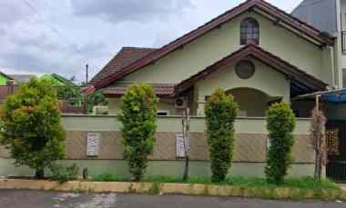 dijual rumah galaxy city