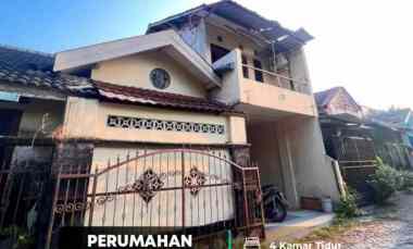 Jual Apa Adanya Rumah 2 Lt. dalam Komplek di jl. Wates km 9 500 Mete