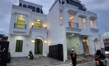 dijual rumah gandaria