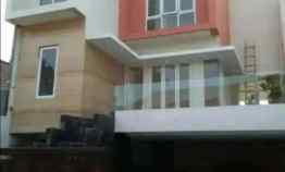 Rumah Keren 3 Lantai di Gandaria, Pondok Indah Jakarta Selatan