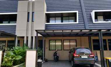 Over Kredit 98JT Rumah 2 Lantai Garden AT Candi SAWANGAN, Depok