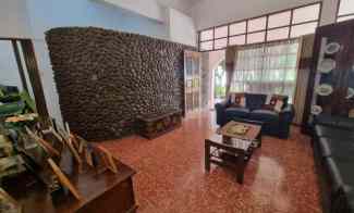 Dijual Rumah Gaya Klasik di Sutawinangun Cirebon
