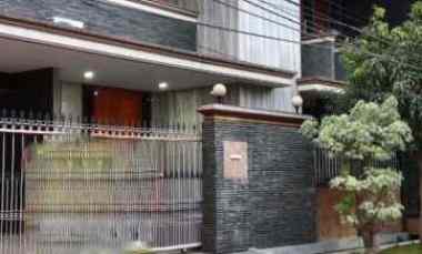 Rumah Mewah 2,5 Lantai Gayungsari Barat Carport 4 Mobil