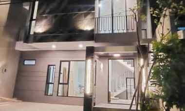 Dijual Rumah Gayungsari Barat Tropical Modern Surabaya