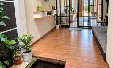 Dijual Rumah Furnished 2 Lantai di Gentan dekat Laweyan Solo