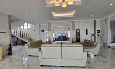 Rumah Huni American Modern Komplek Bandung Utara dekat ke Setiabudi