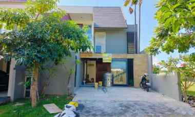 dijual rumah graha famili