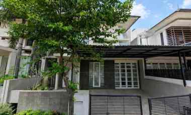 dijual rumah graha famili